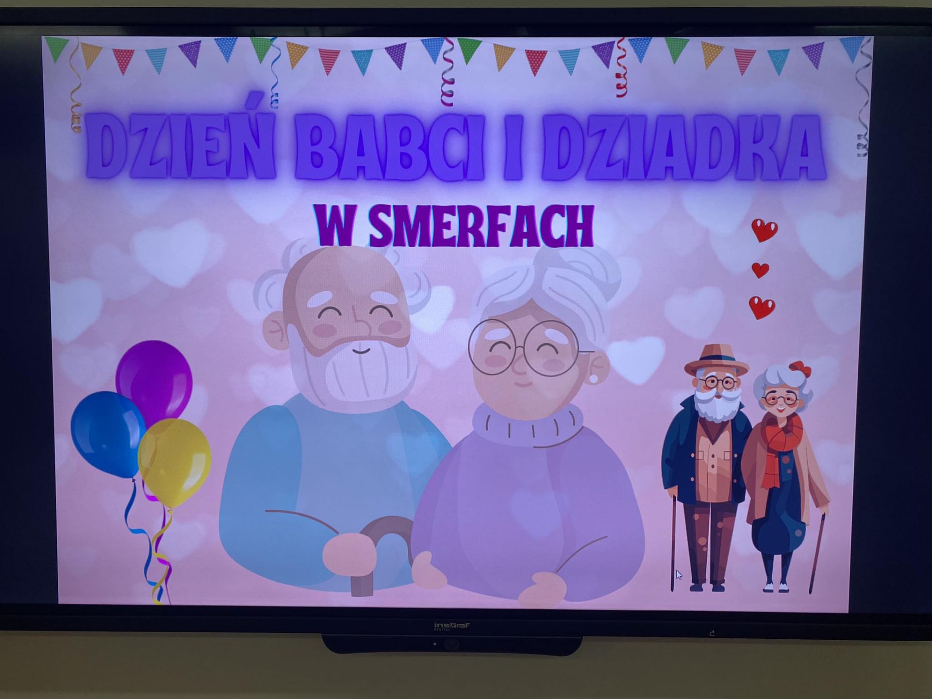 Uroczystość z okazji Dnia Babci i Dziadka- Smerfy